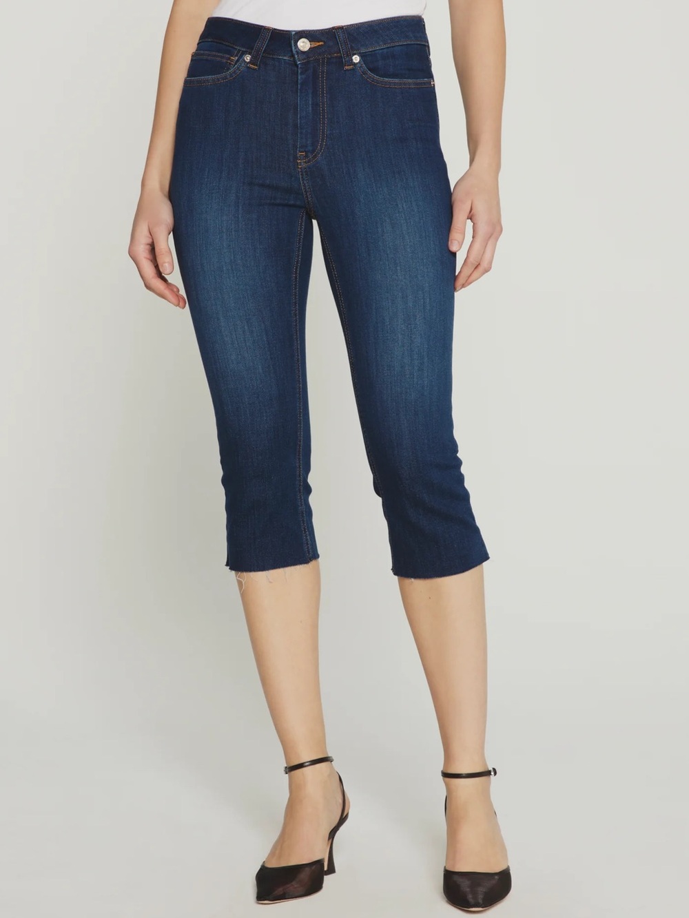 7 Diamonds Coco mid-rise Capri - women’s 28 NWT